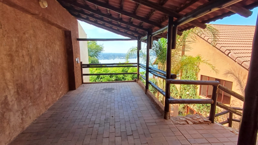 4 Bedroom Property for Sale in Kosmos North West